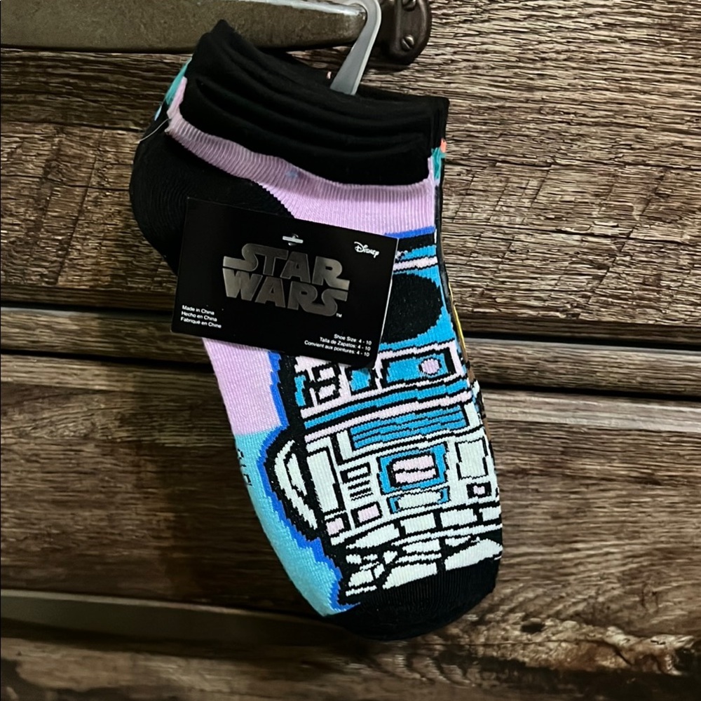 Disney Star Wars Socks set of six!! Never been worn!!